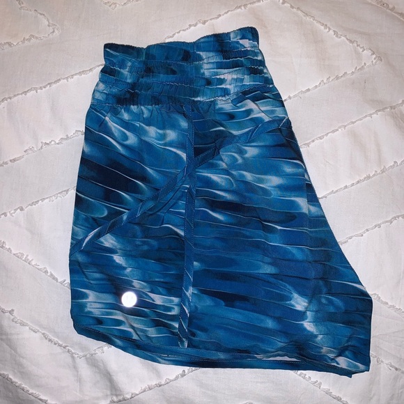 lululemon athletica Pants - lululemon tracker shorts size 10